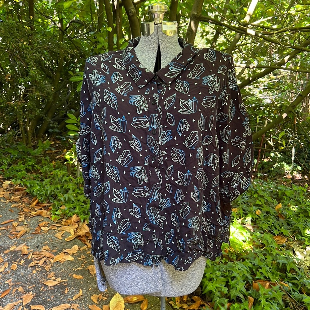 Witchy plus-size button up camp shirt (with crystal pattern)